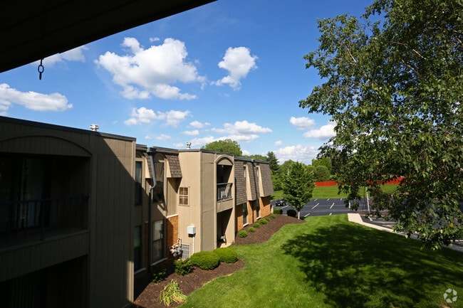 Vista exterior del complejo - Chesterfield Place Apartments