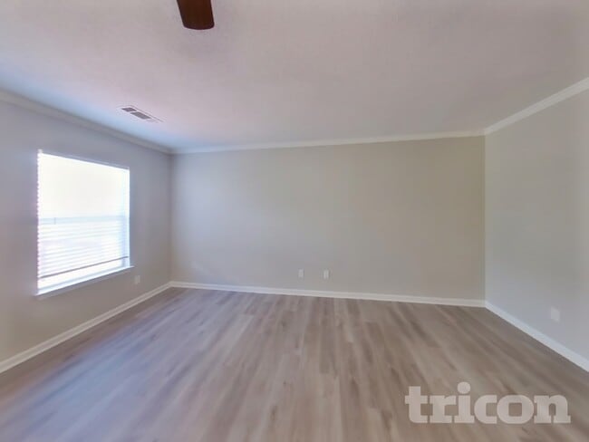 Building Photo - 6262 Canoe Trce