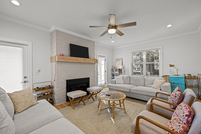 Foto del edificio - Stunning Fully Renovated 5-Bedroom Home in Desirable Trinity Park, Durham