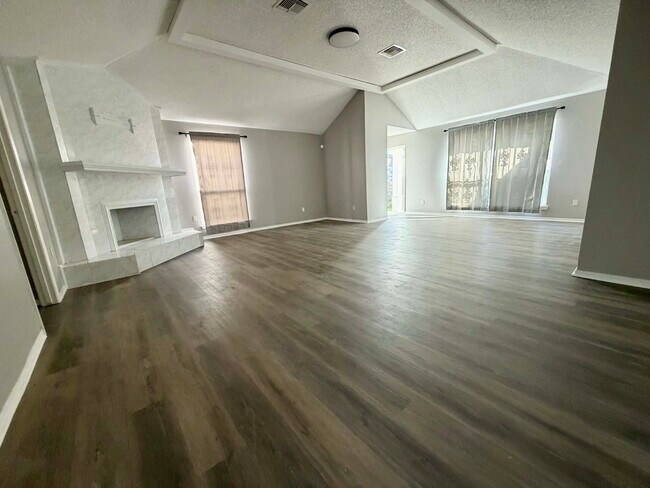 Foto del edificio - 6534 Briar Glade Dr