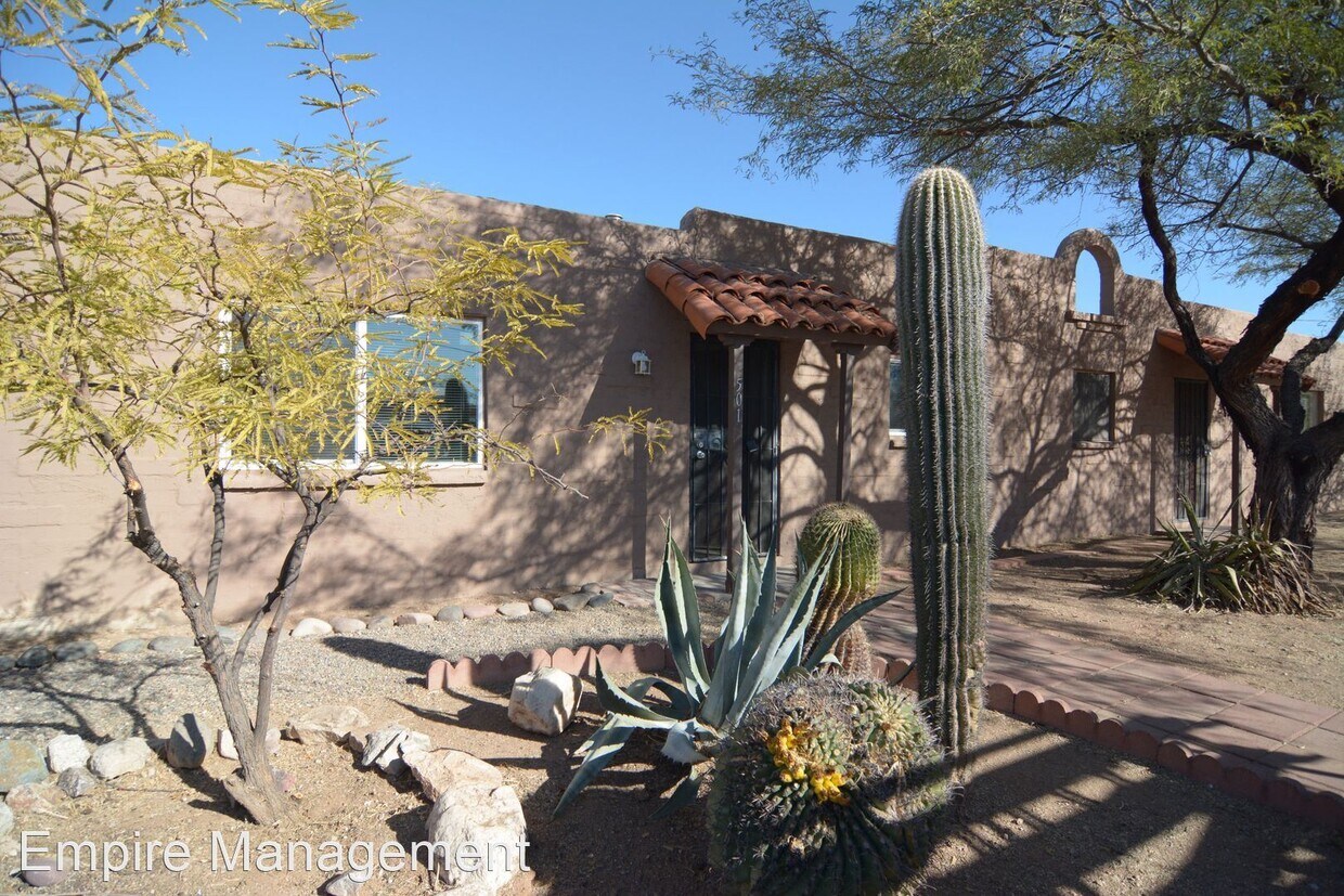Primary Photo - 3 br, 1 bath House - 501 E. Amaro Pl.