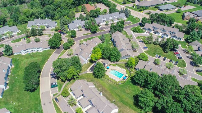 Building Photo - Woodlane Place Townhomes