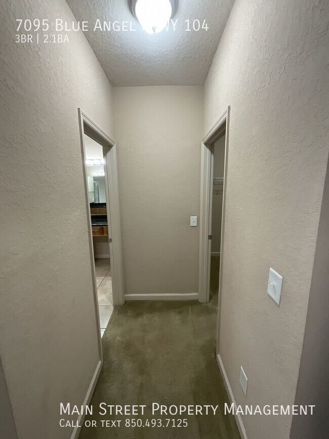 Foto del edificio - 7095 Blue Angel PKWY