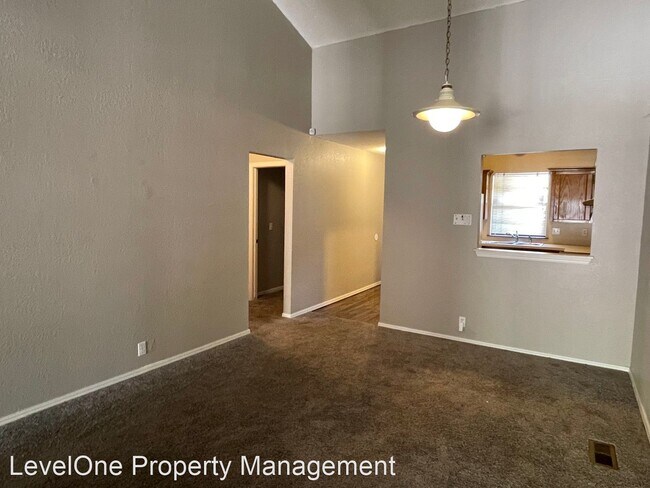 Foto del edificio - 2 br, 2 bath House - 4617 Hemlock Lane