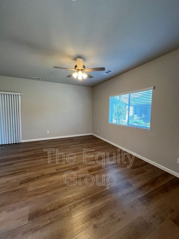 Building Photo - 510 S Summit St