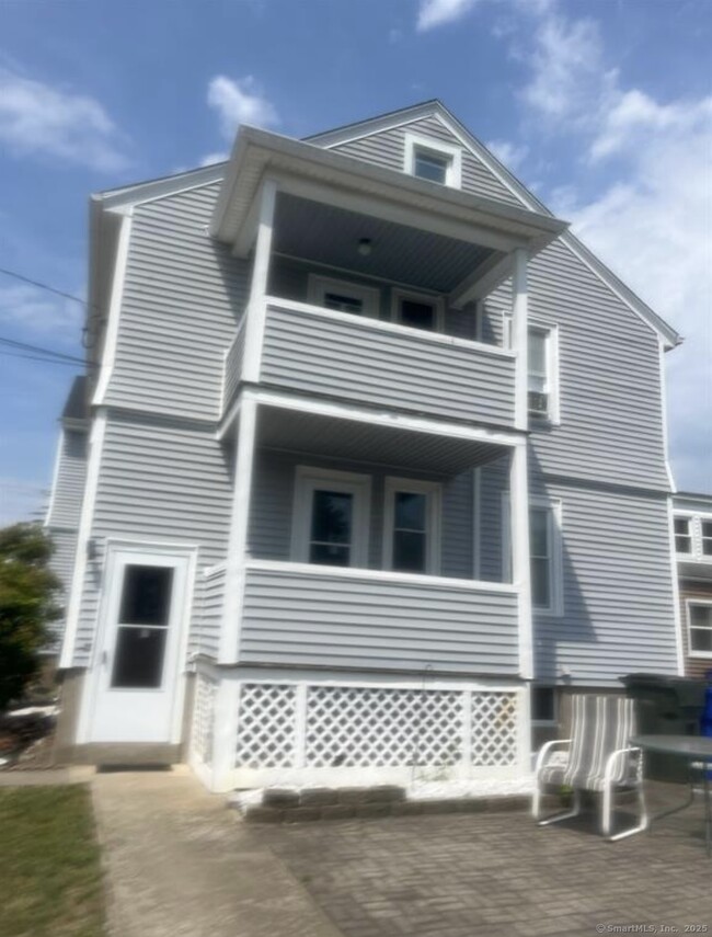 Foto del edificio - 164 Wolcott Hill Rd