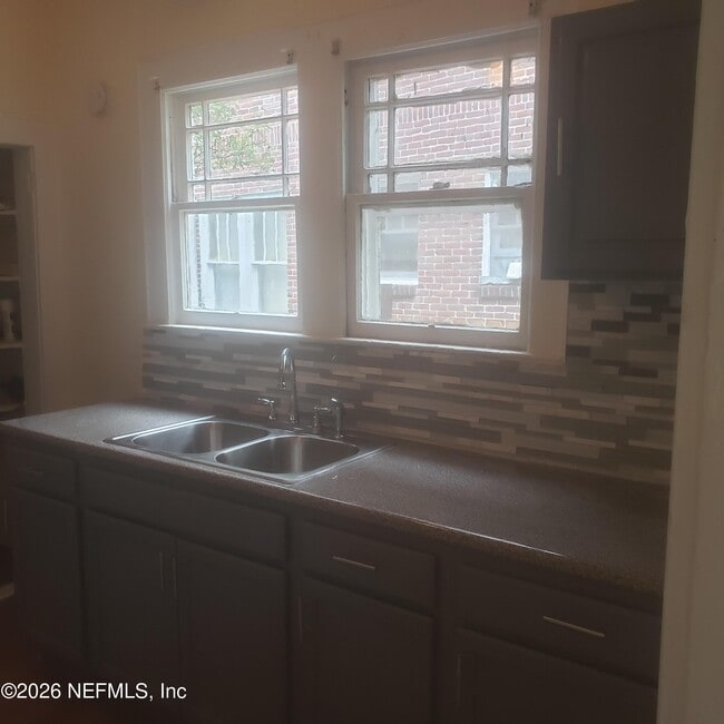 Building Photo - 2575 Haldumar Terrace