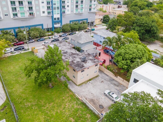 Aerial Photo - 752 NW 2nd St