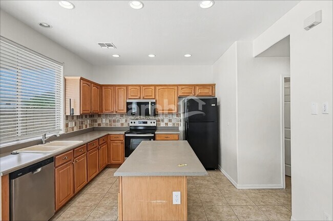 Foto del edificio - 14493 W Weldon Ave