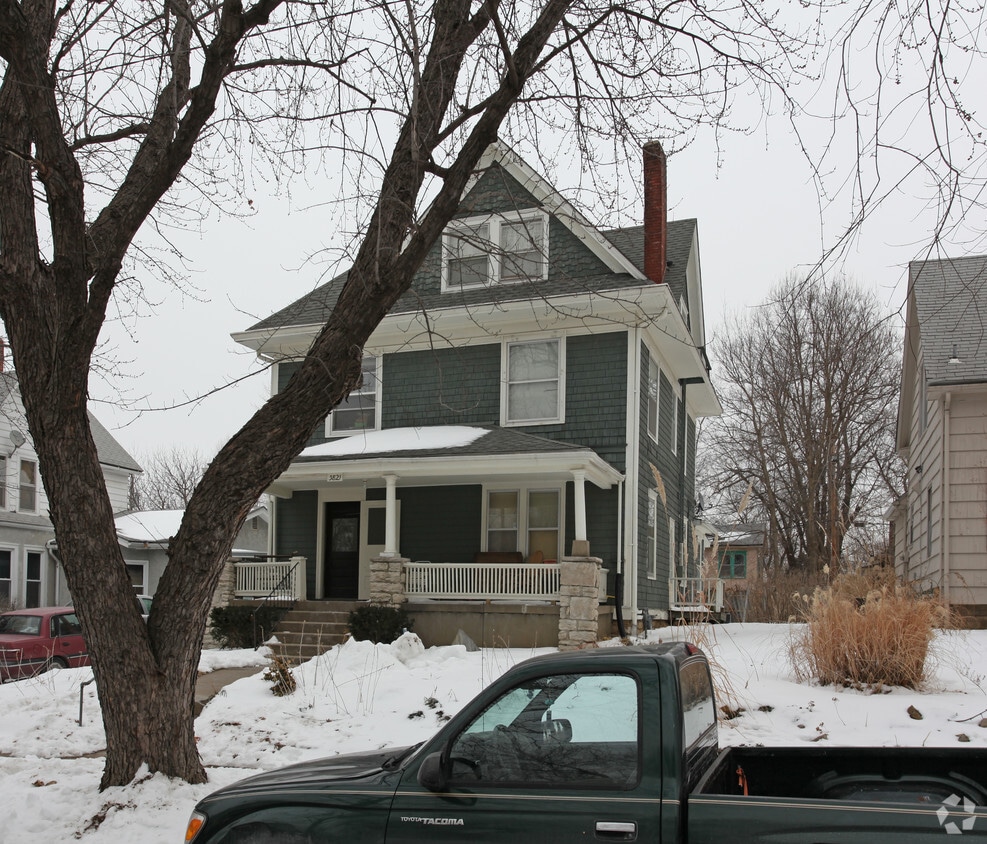 Building Photo - 3821 Bell St