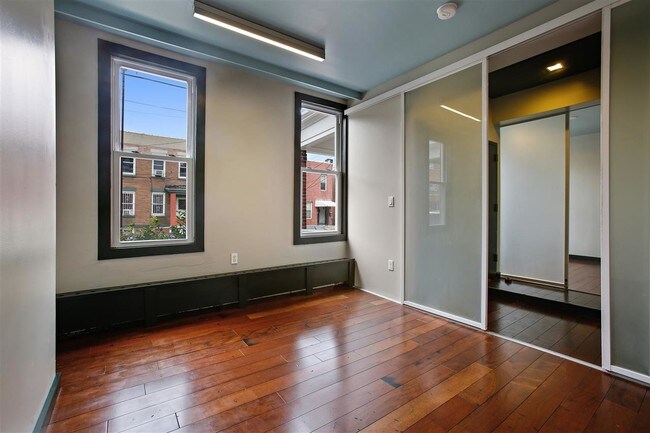 Building Photo - 217 53rd St