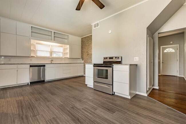 Foto del edificio - 1403 N 1st St