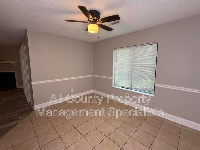 Building Photo - 1002 Creekside Wy
