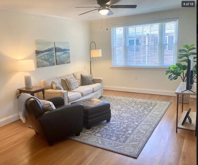 Foto del edificio - 36 E Lock Ln