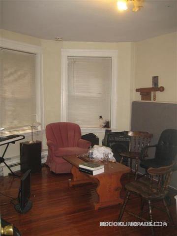 Building Photo - 208 Winthrop Rd