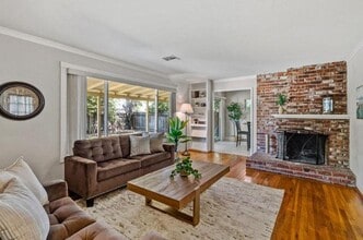Building Photo - 2122 Fremont Ave