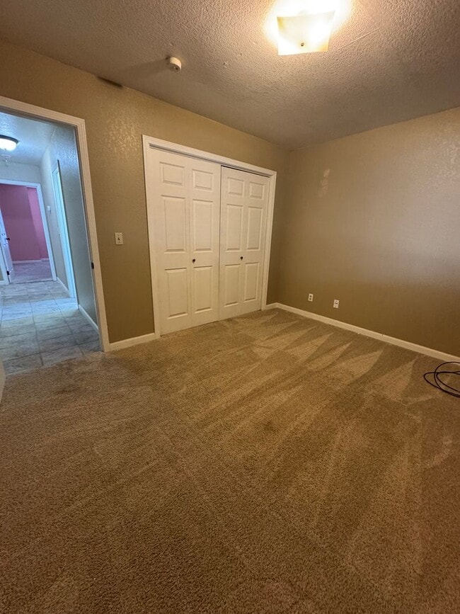 Building Photo - 3 Bed, 3 Bath Country Home with Pool