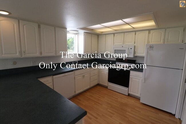 Foto del edificio - 1505A SW Hall St