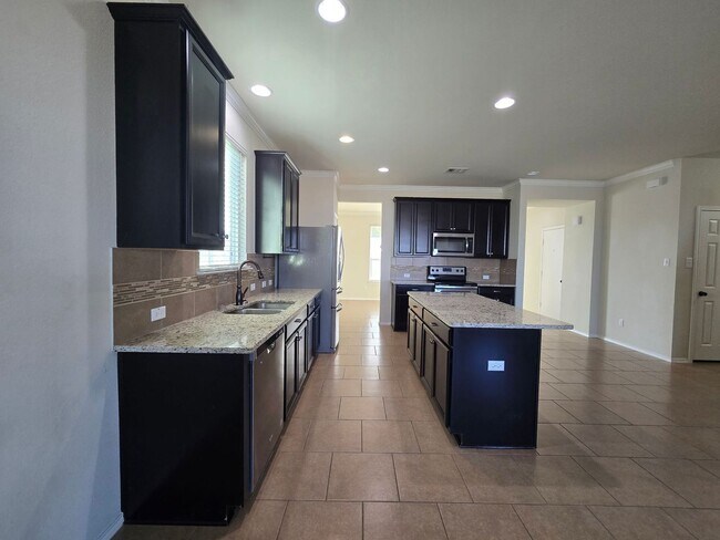 Foto del edificio - COMING SOON!