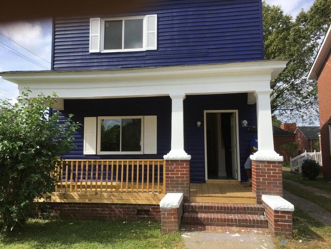 Building Photo - 2232 Elm Ave
