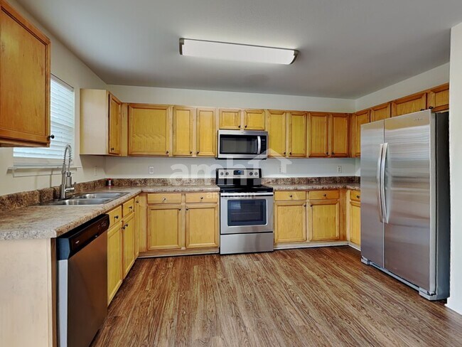 Foto del edificio - 1524 Eastway Dr