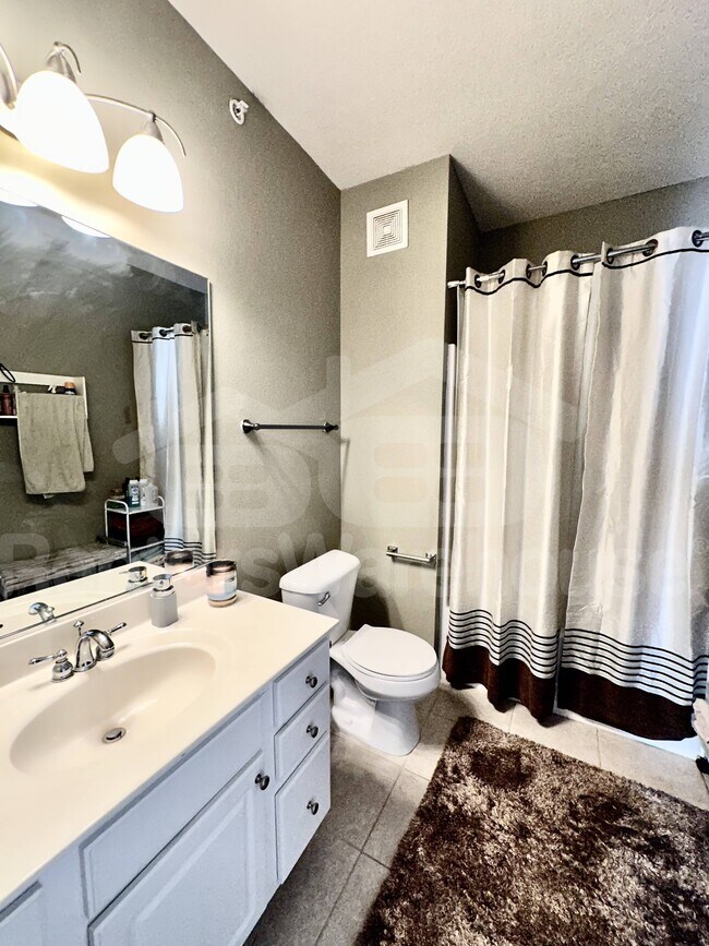 Foto del edificio - 6255 Beechtree Dr