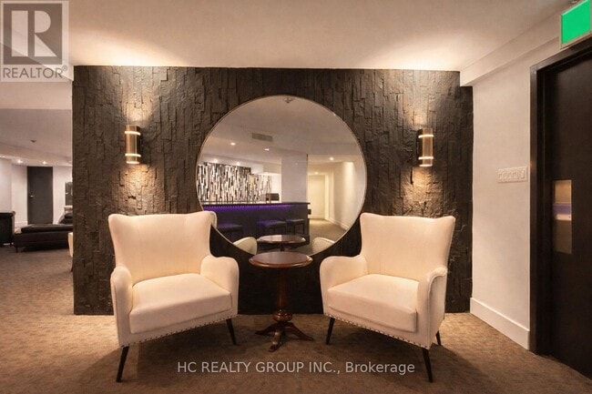 Photo du bâtiment - 33 University Ave