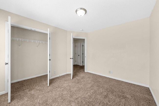 Building Photo - Large home ready for you to call home today!