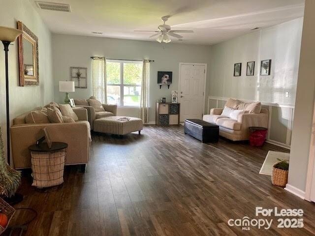 Foto del edificio - 2116 Seabrook Ln