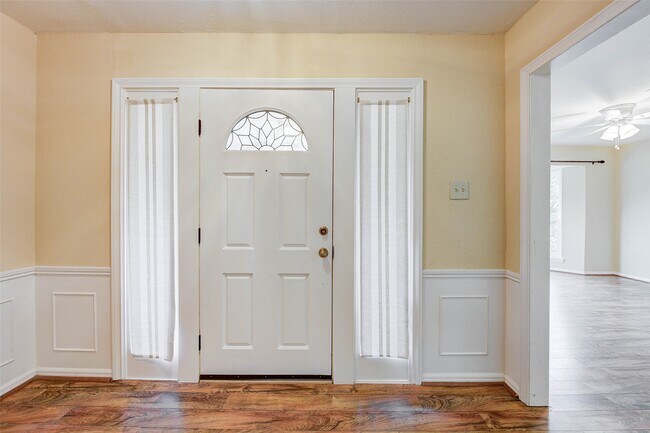 Building Photo - 5403 Clift Haven Dr