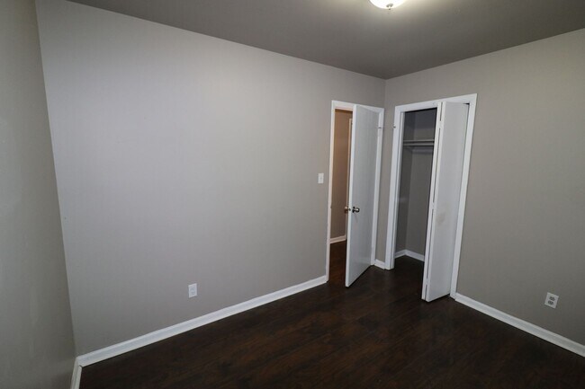 Foto del edificio - BEAUTIFUL NEWER HOME NEAR THE HIGHWAY SECT...