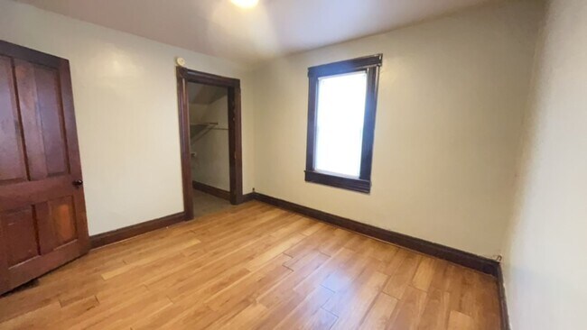 Foto del edificio - 1611 S Madison St