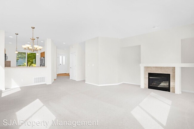 Building Photo - 2 br, 2.5 bath House - 10902 Slater Ave NE
