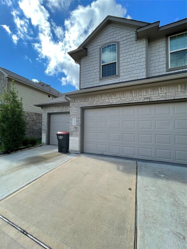 Building Photo - 16919 Iver Ironwood Trl