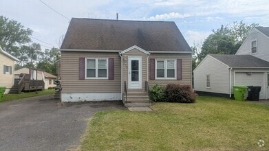Building Photo - 213 Garden City Dr