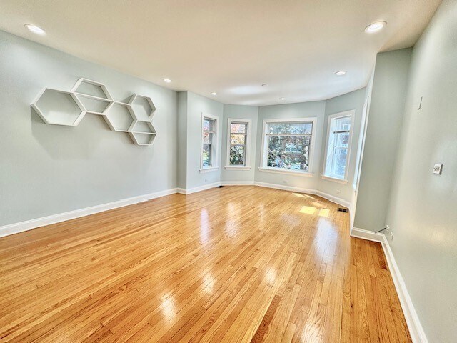 Foto del edificio - 5618 N Artesian Ave