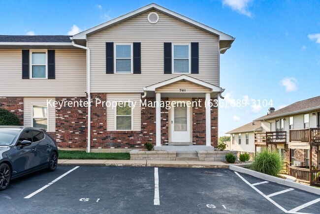Building Photo - Charming 2-Bedroom Condo Available for Rent in Saint Peters!