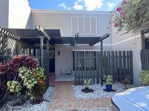 Building Photo - 11246 NW 14th Ct