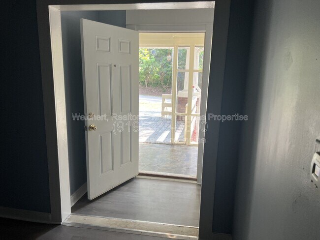 Foto del edificio - 2501 Pickett Rd