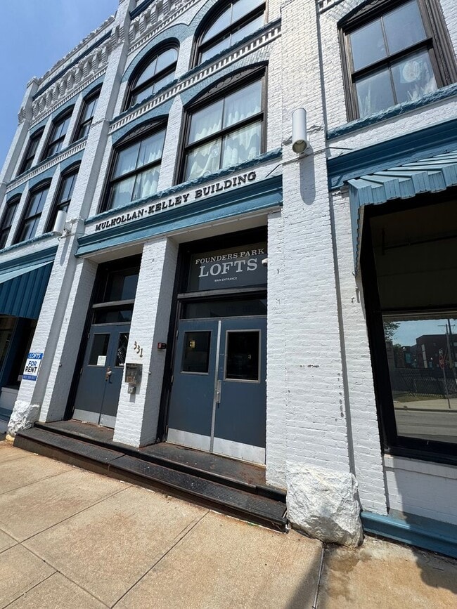 Building Photo - 331 E Water St