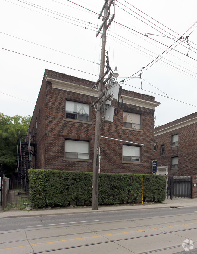Primary Photo - 1381 Bathurst St