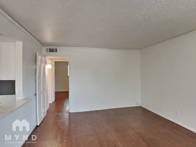 Foto del edificio - 3624 Parkridge Dr