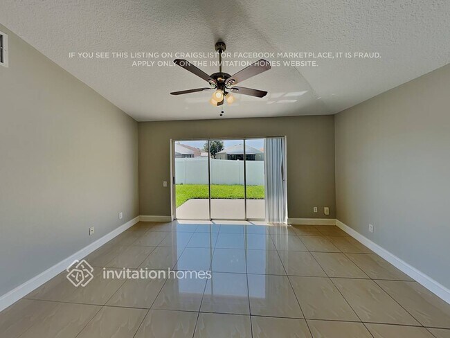 Foto del edificio - 3281 Falcon Point Dr