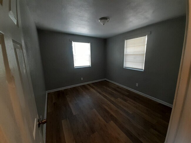 Foto del edificio - 1824 W 14th St