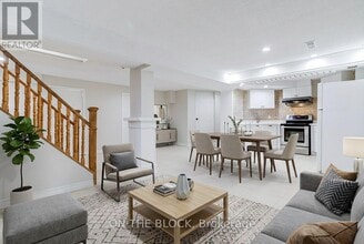 Building Photo - 409 Silverthorne Crescent