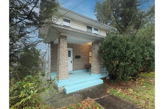 Front of the House - 307 Parklyn St