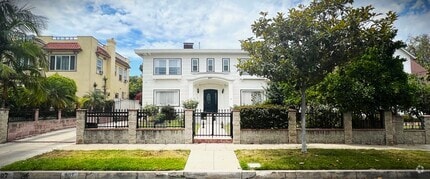 Building Photo - 907 Westchester Pl