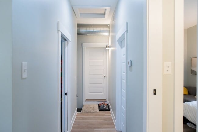 Foto del edificio - 800 Bridge St NW