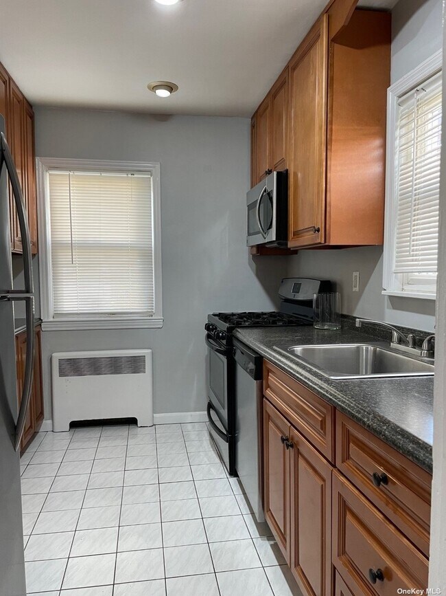Foto del edificio - 46 Beechwood Ln