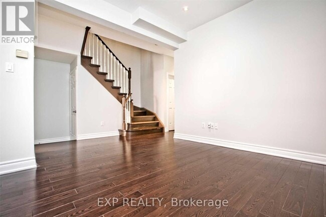 Building Photo - 32 Nottingham Dr